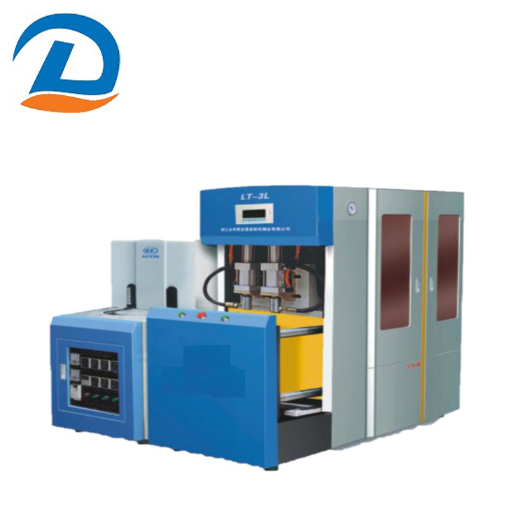 Semi-Automatic-Pet-Bottle-Blow-Molding-Machine-1.jpg