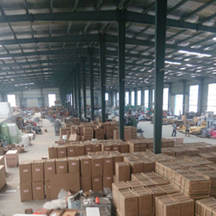 Saving-energy-pet-bottle-blowing-machine-plastic-3.jpg Saving-energy-pet-bottle-blowing-machine-plastic-3.jpg